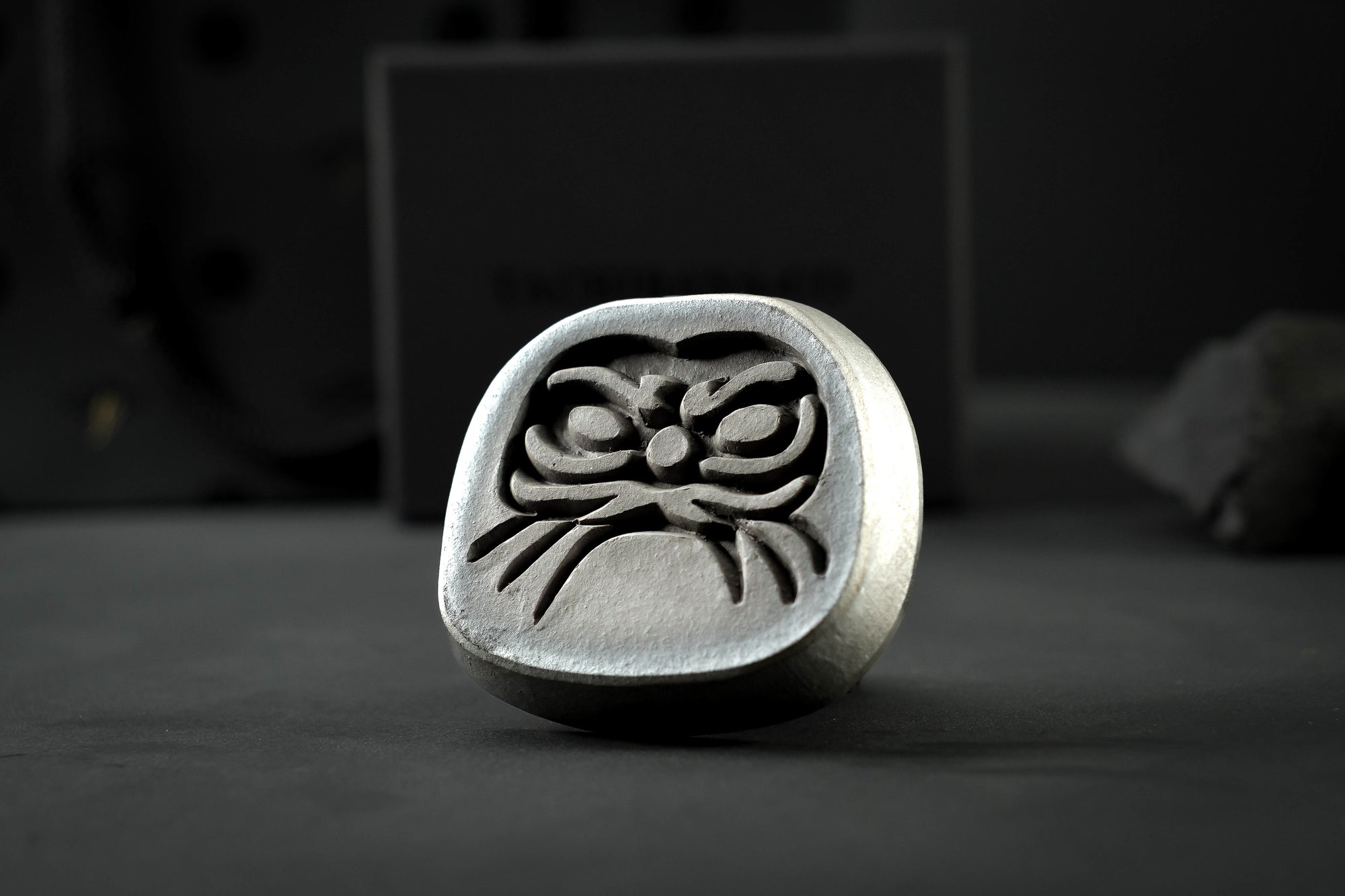 Daruma-aroma-plate-front2