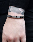 bottle-cuff-model2