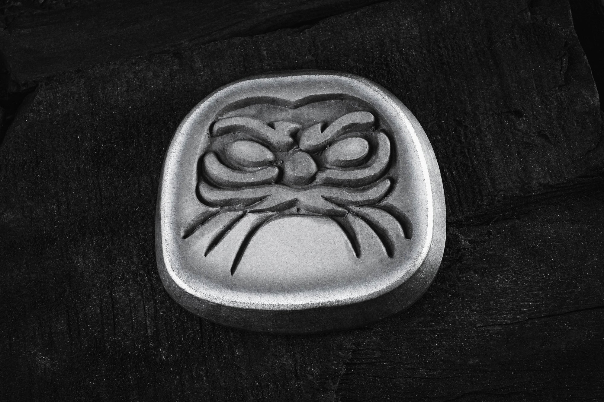 Daruma-aroma-plate-front