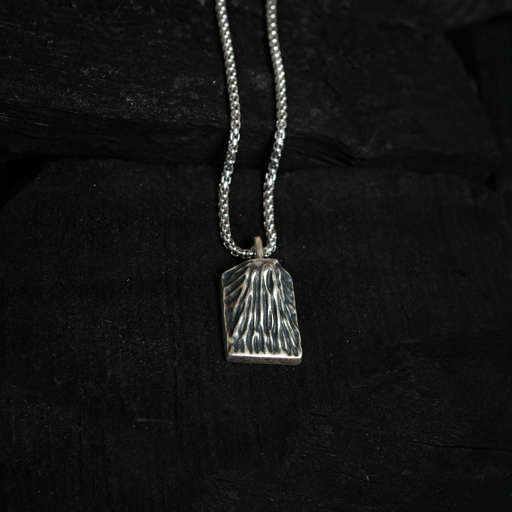 Mt-Fuji-necklace-front