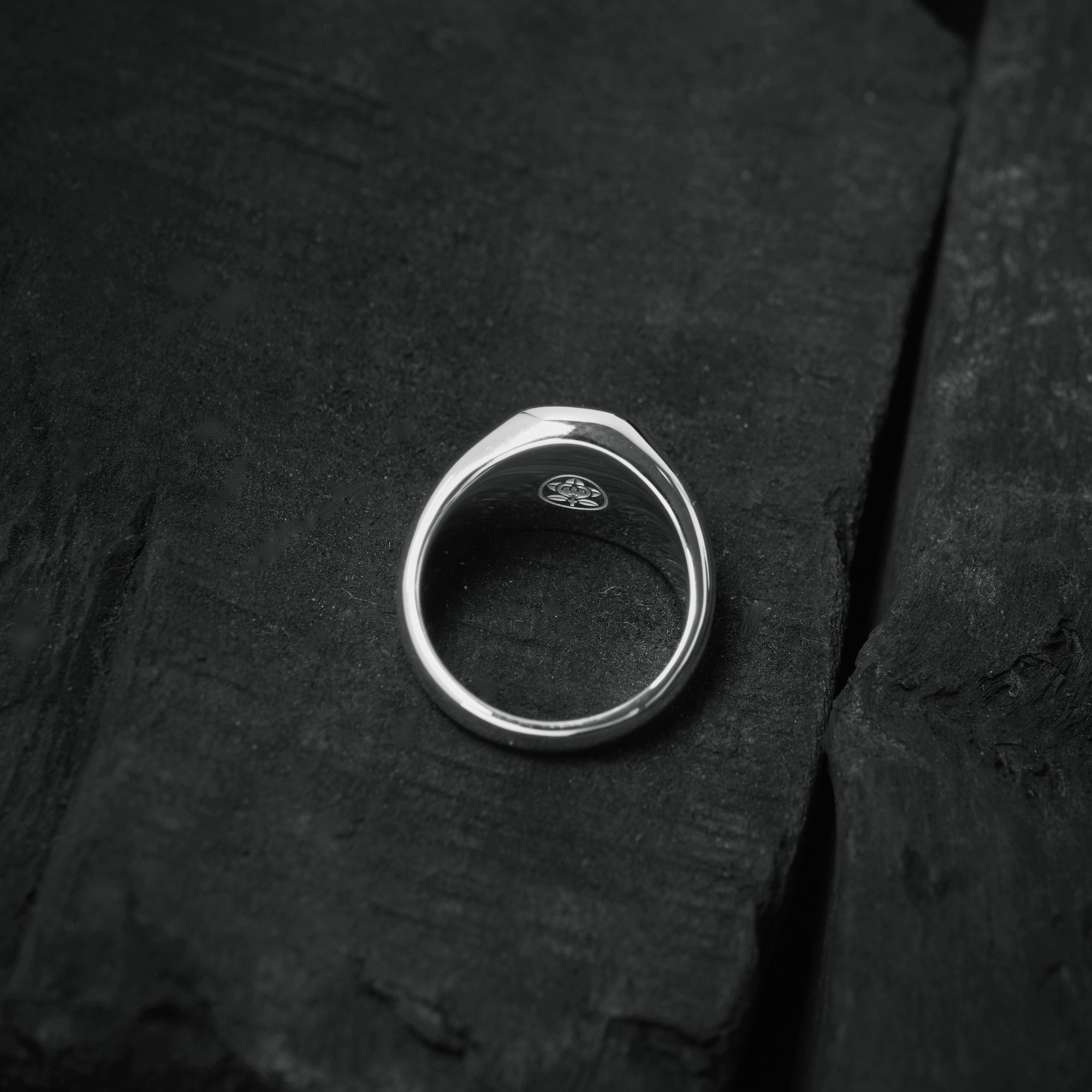 Silver-Daruma-ring-back