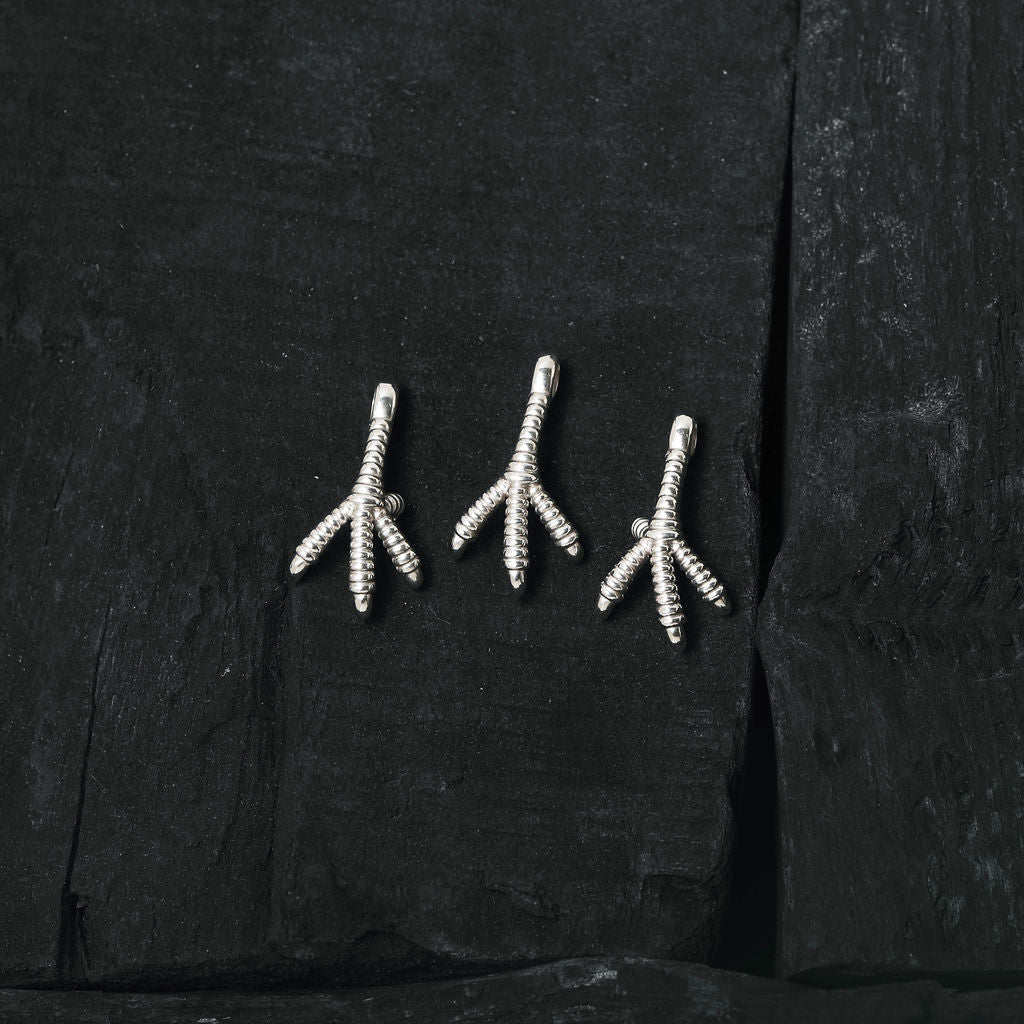 Yatagarasu-amulet-above